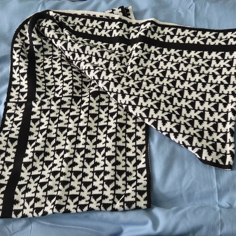 Nwt Michael Kors Monogram Black and White Scarf